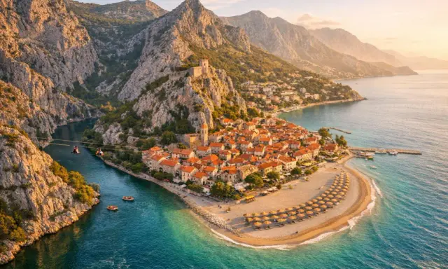 Omiš atrakcje: zamek, plaża i zjazd na linie nad rzeką. Malownicze widoki i przygoda czekają!